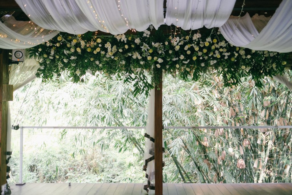 Ceiling Installation For Luxurious Wedding Decoration Ambience