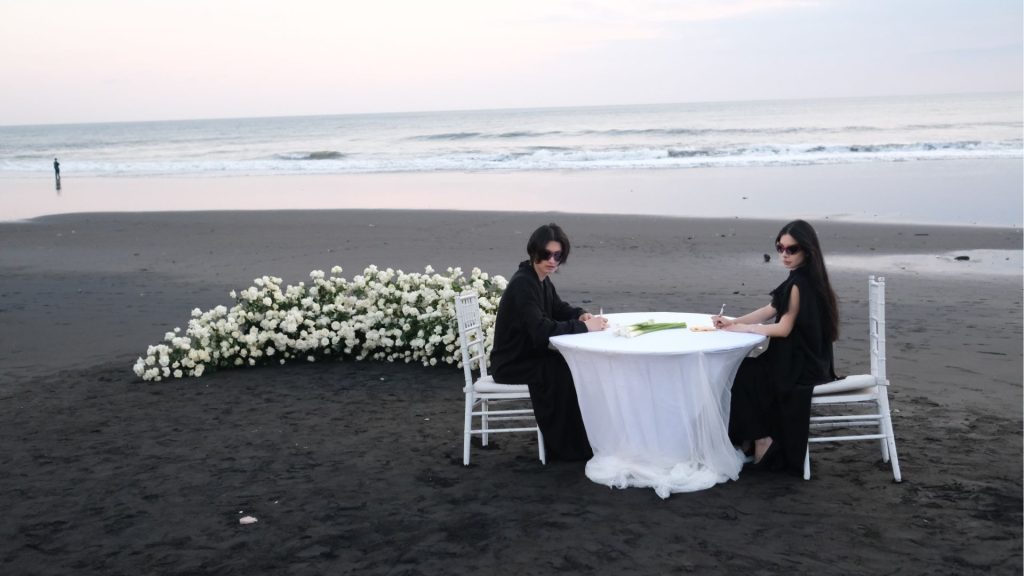 FIX minimalist beach wedding neutral color palette