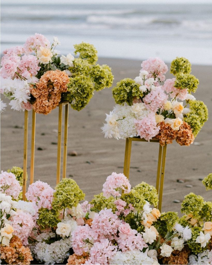 unique and classy flower arrangements