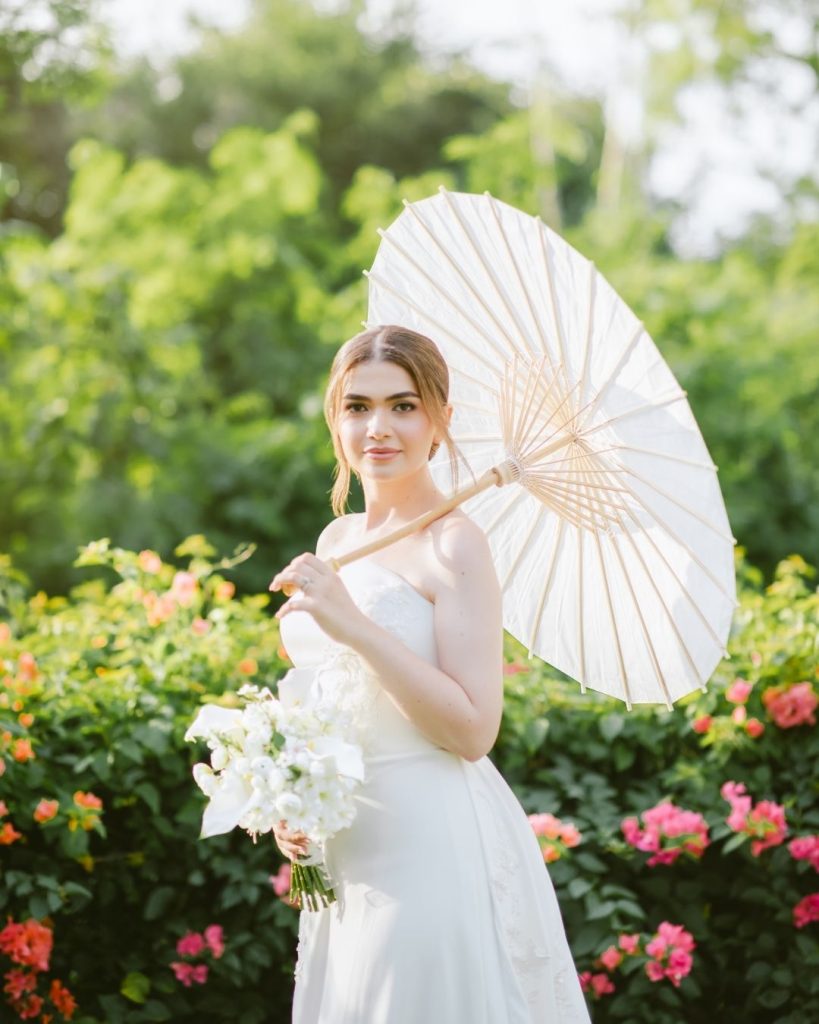 girls happy prewedding