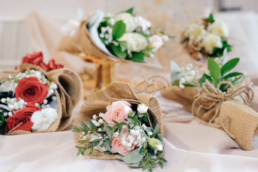 Unique Red and Pink Rose Bouquets